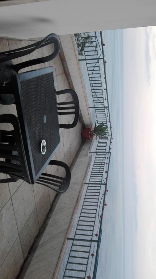 勒托阳尼La Nave Sul Mare Di Taormina住宿加早餐旅馆 外观 照片
